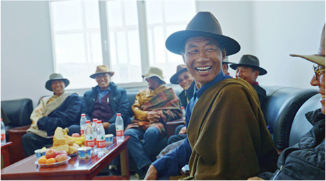 设立55世纪桑榆驿站，捐建村镇老年活动中心，关爱关注农村孤寡老人身心健康