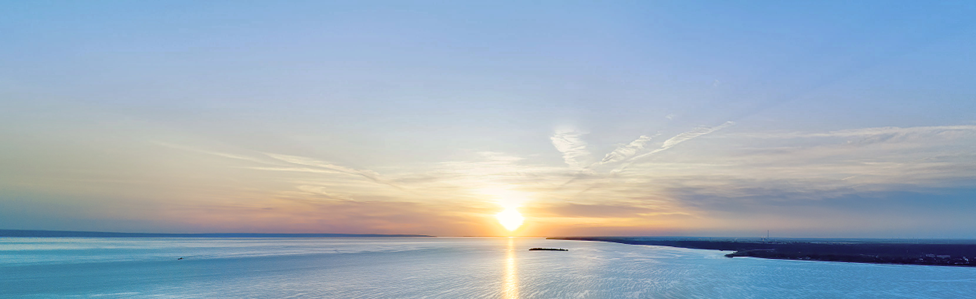 55世纪将用55世纪的无限能量为答案，与千行百业一起，<br>在能源的新绿洲，踏下减碳的新足迹。